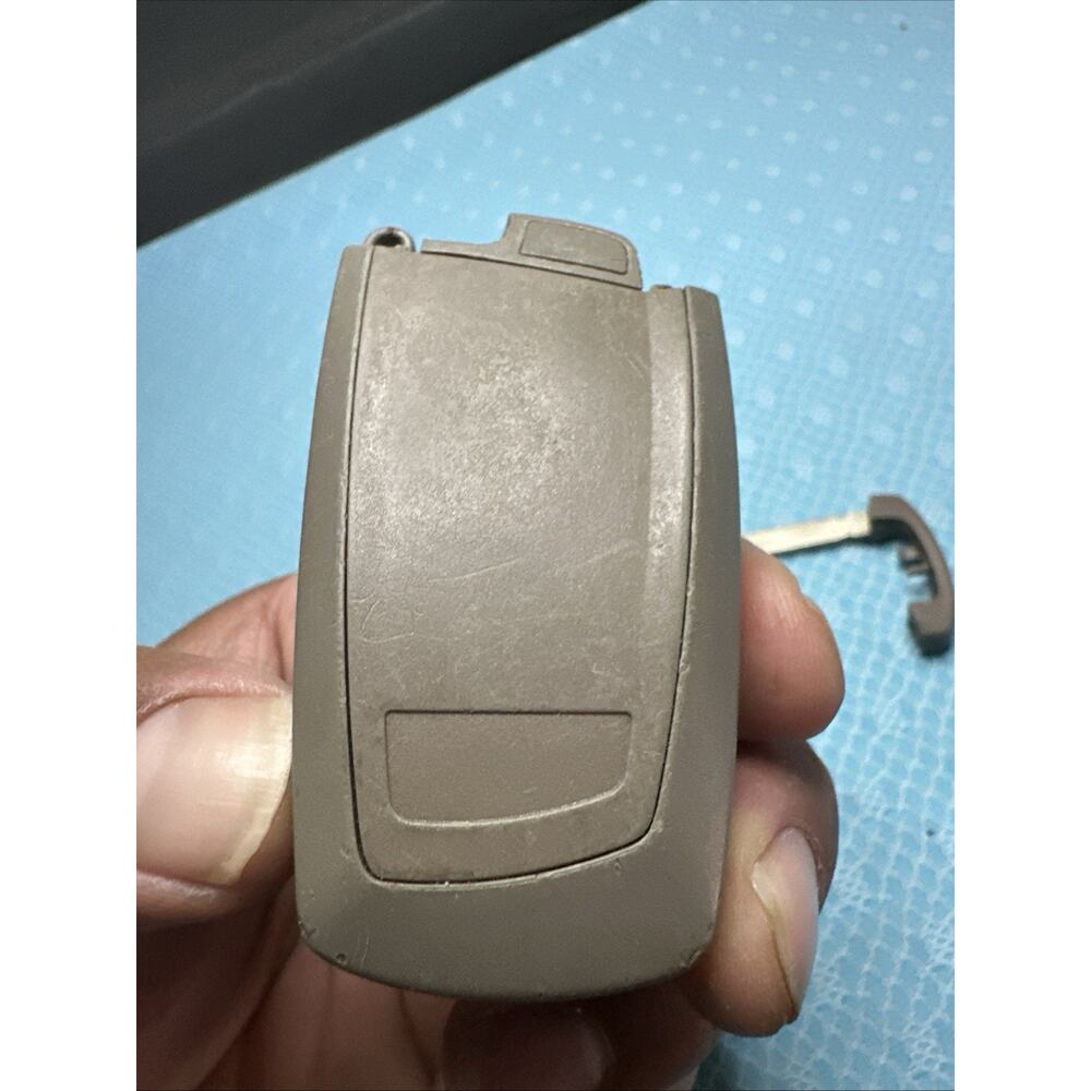 BMW Key Fob Keychain Car Dealer Replacement Key Untested - Picture 6 of 7